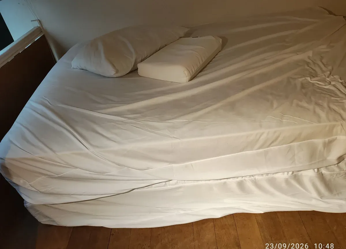 Matelas et sommier recouverts de housses anti-punaises intégrales après intervention