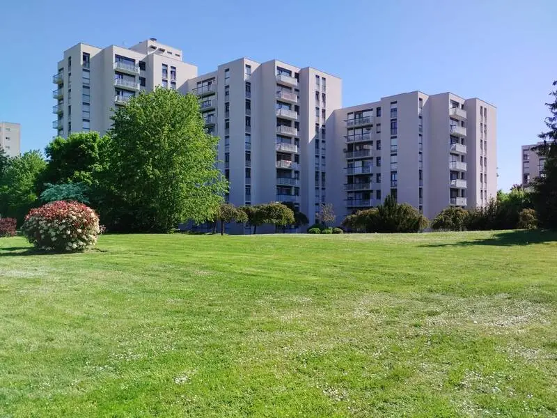 Résidence de standing dans les Yvelines avec architecture soignée