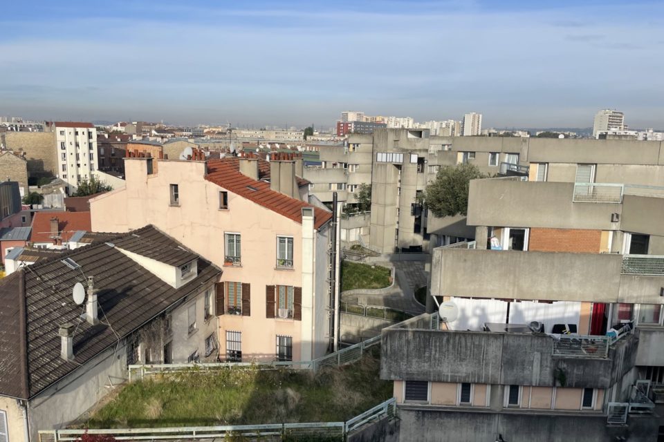 Quartier urbain mixte en Seine-Saint-Denis, habitat collectif et pavillonnaire
